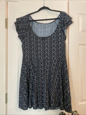 Black Floral Scoop Neck Skater Dress